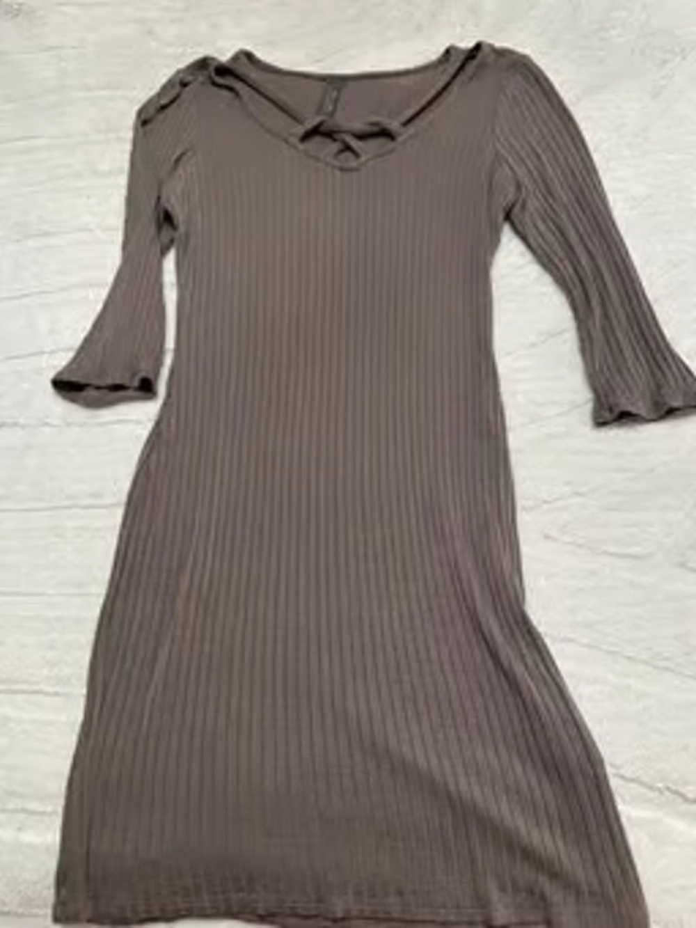 SIZE MEDIUM M FIGURE FLATTERING BROWN RIBBED DRESS LOT5779